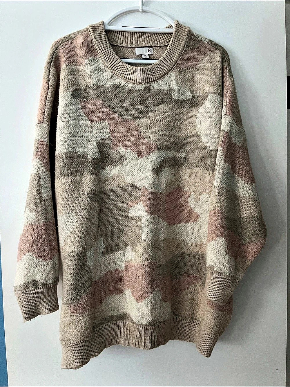 ASOS Women's Camo Crewneck Sweater Size XL Like New
